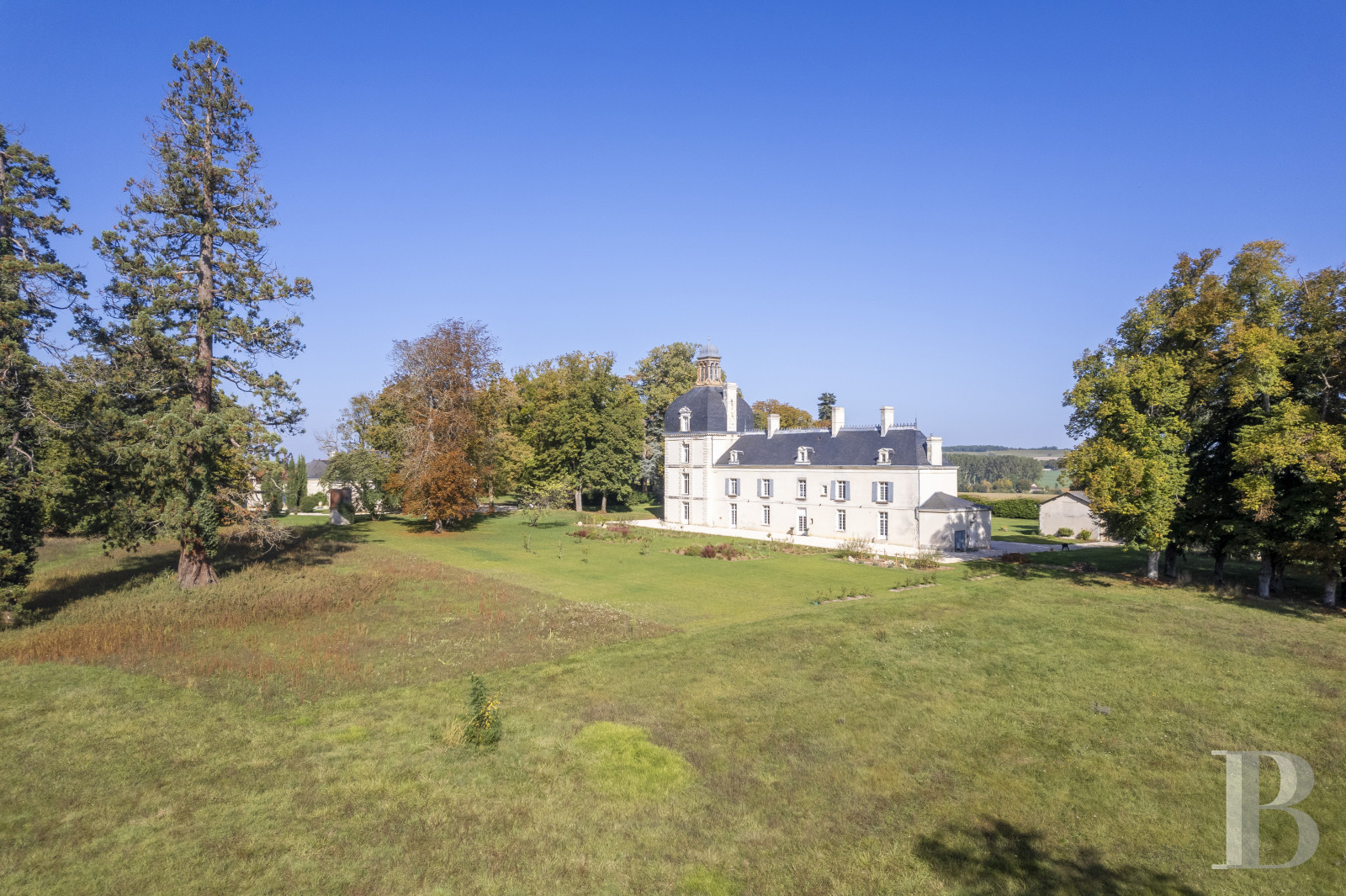 A 17th and 19th century Touraine château in the south of the Indre-et-Loire department, halfway between Tours and Poitiers - photo  n°50